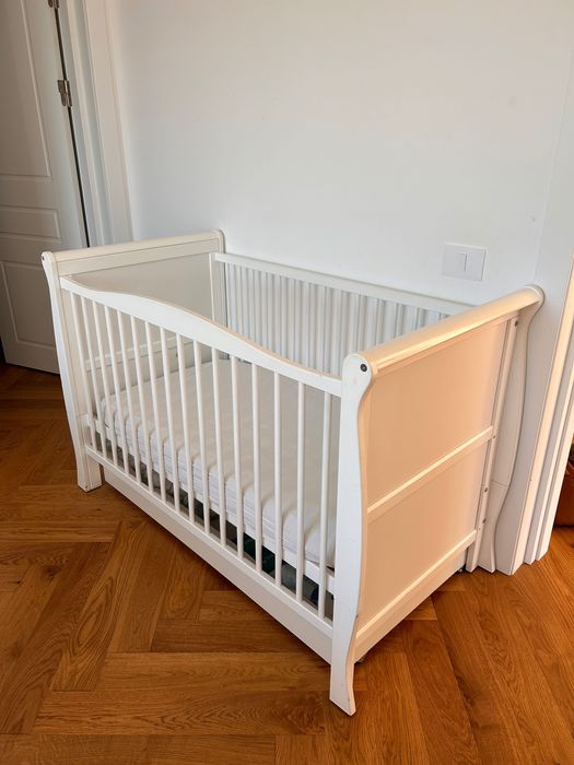 Pătuț cu saltea inclusă