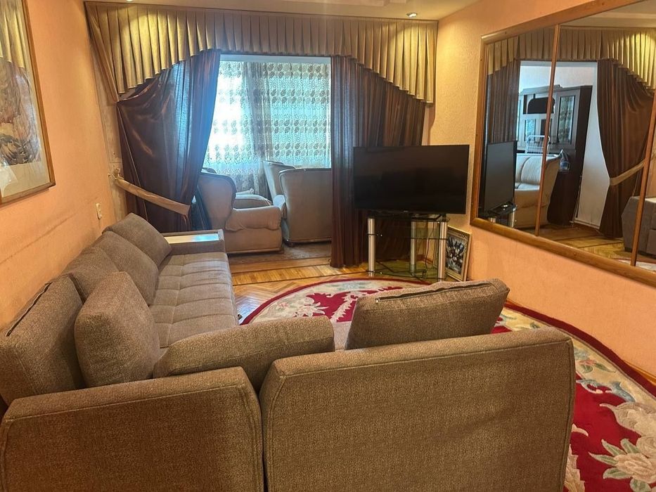 Аренда . Садик Азимова 4/4/5.