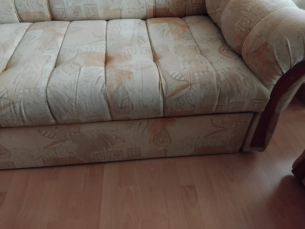 Продавам разтегателен диван