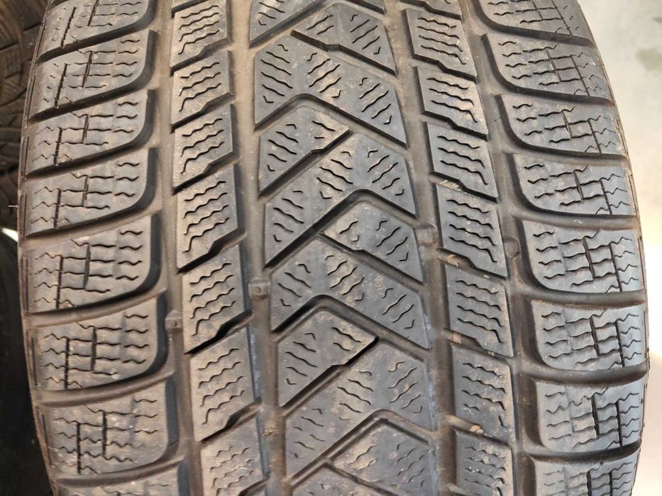 2бр. зимни гуми 285/35/20 Pirelli