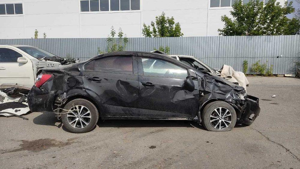 Шевролет авео  Т300 Chevrolet Aveo 2013 год 1,6 автомат