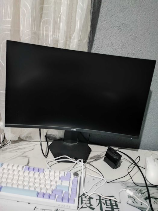 Продавам монитор Dell S2722DGM