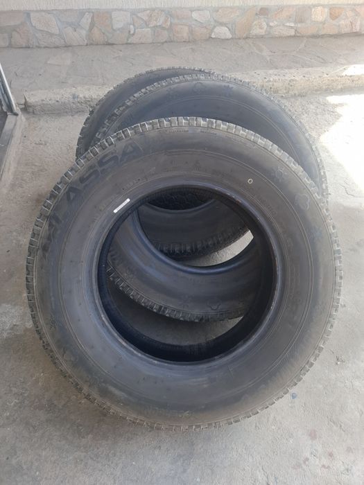 Гуми 205/75/16c  Ласса