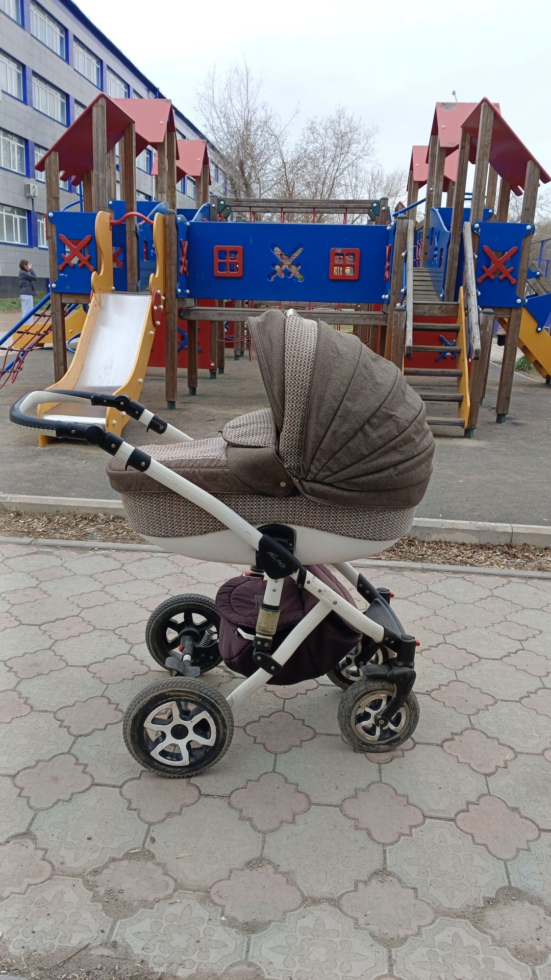 Продам коляску в очень хорошем состоянии 3в1