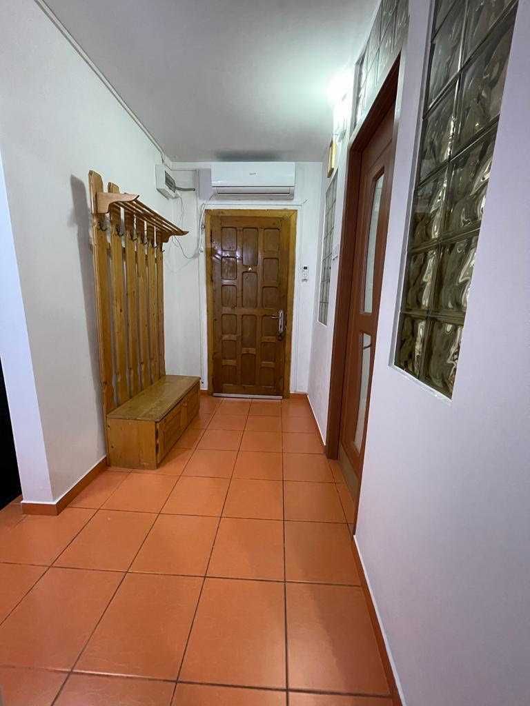 Apartament 3 camere 72 mp