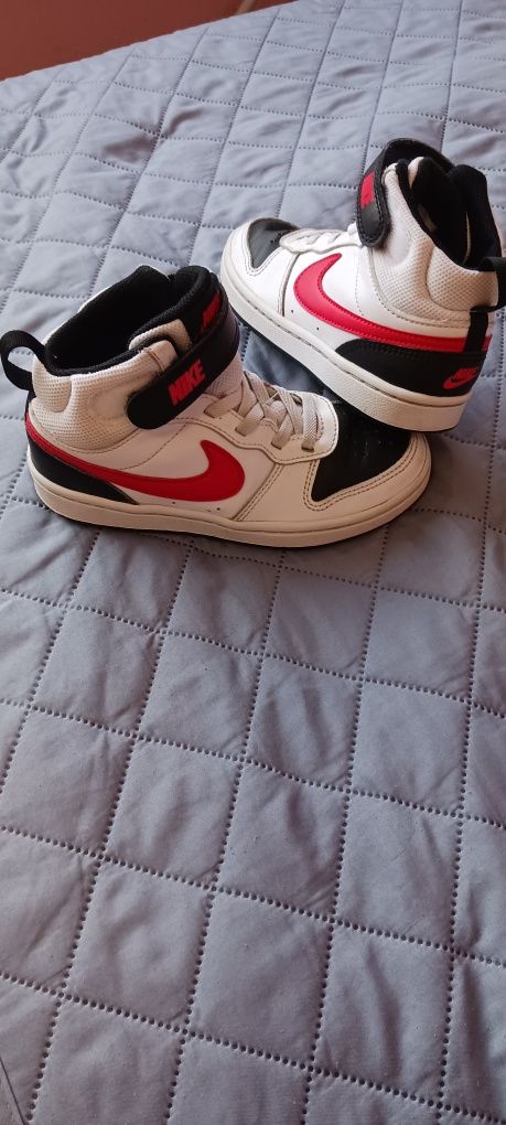 Маратонки Nike!!!