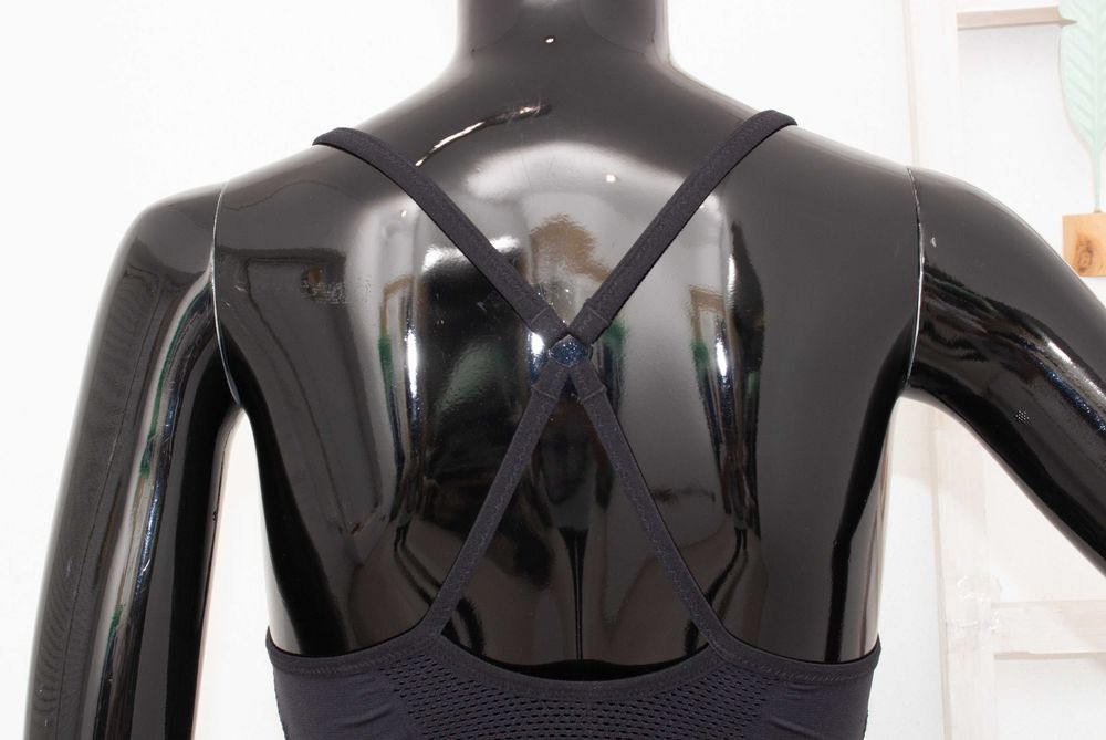 Nike оригинален дамски топ спортен сутиен бюстие черно за фитнес S