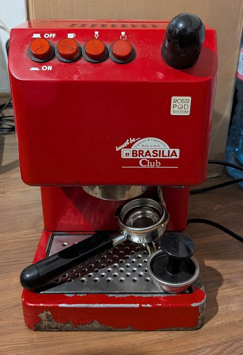 Продавам кафе машина с кафе мелачка-Бразилия клуб