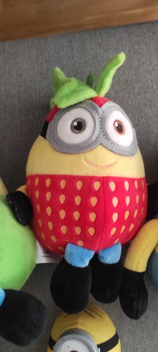 Colectie de minioni simpatici de plus, de vanzare