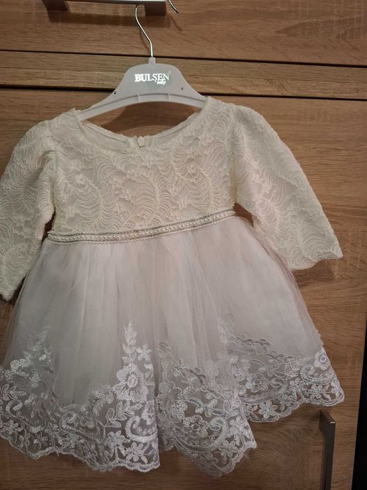 Rochie botez purtat o singura data arată că nou stare foarte bună