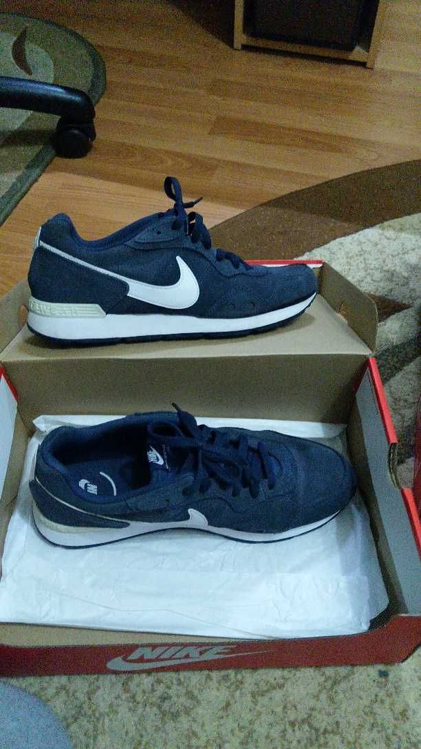 Nike Venture Runner Suede, albastru cu alb, 44, 28 cm