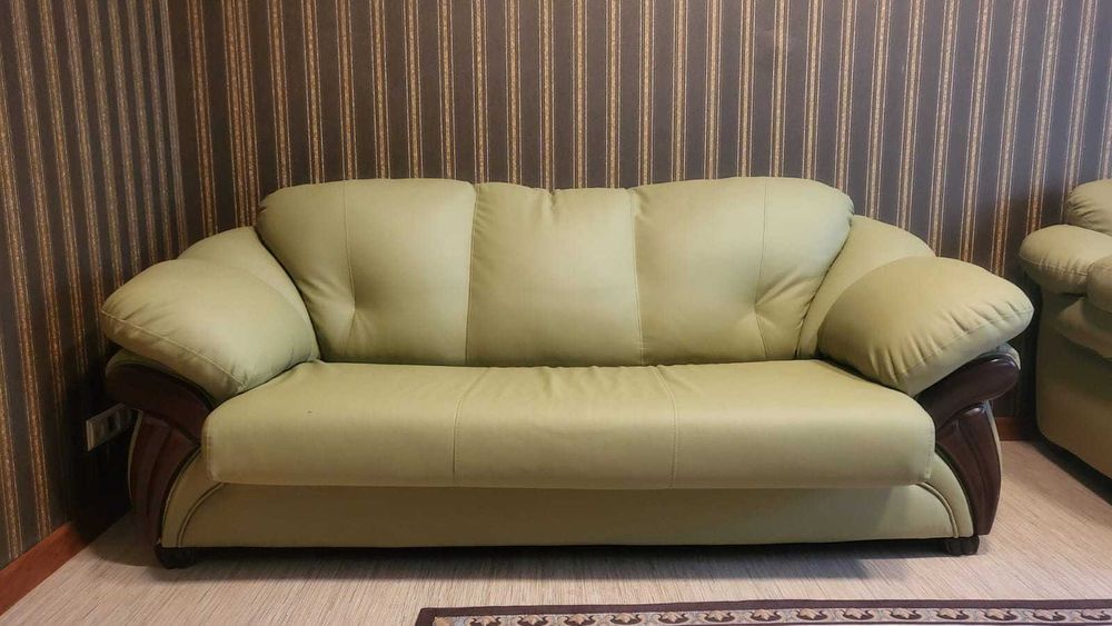 Продам  шикарный комплект диванов 3-2-1 в отличном состоянии!