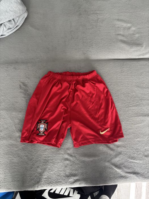 Тениски и екипи.