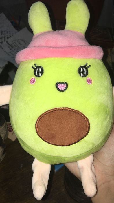 Продам мягкую игрушку авокадо