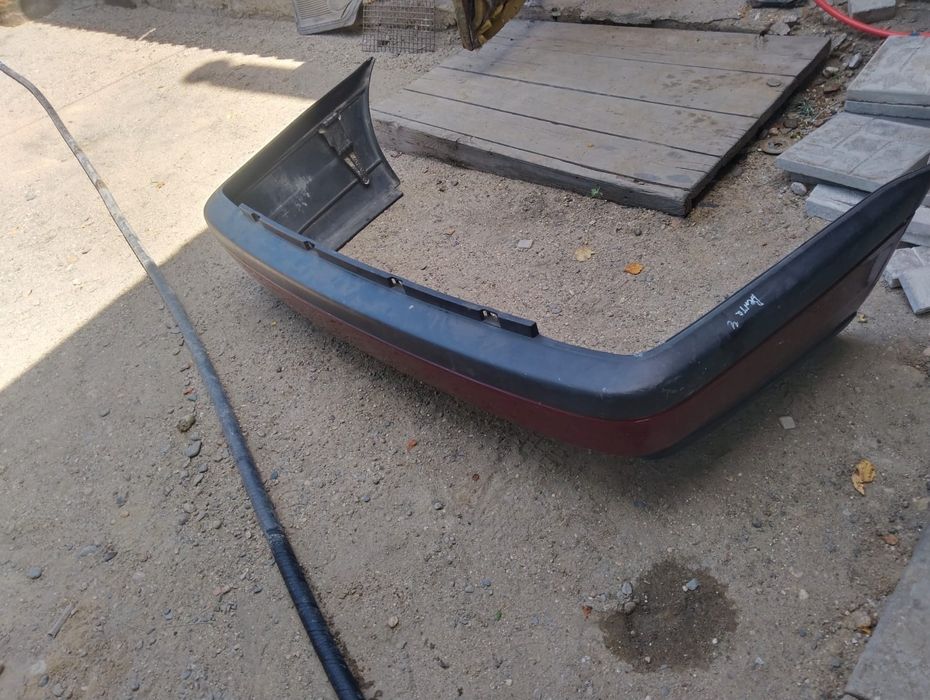 Продам задний  бампер на Фольксваген Вента в отличном состоянии.