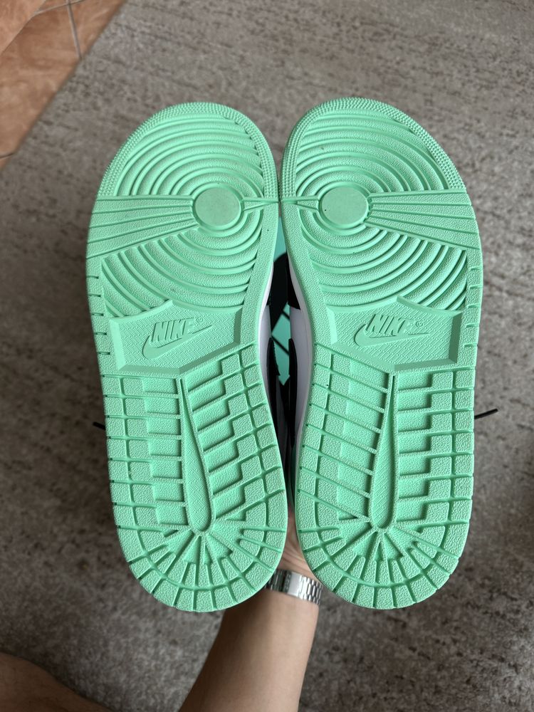 Air Jordan 1 Retro High OG Green Glow