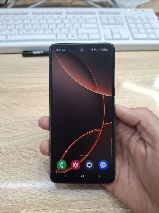 Samsung Galaxy A52 4/128 sotiladi
