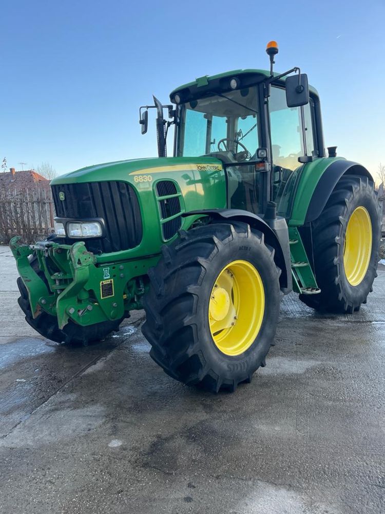 Tractor John Deere 6830