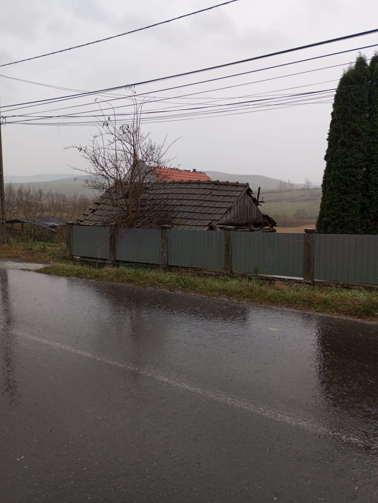 Teren cu casa si utilitati
