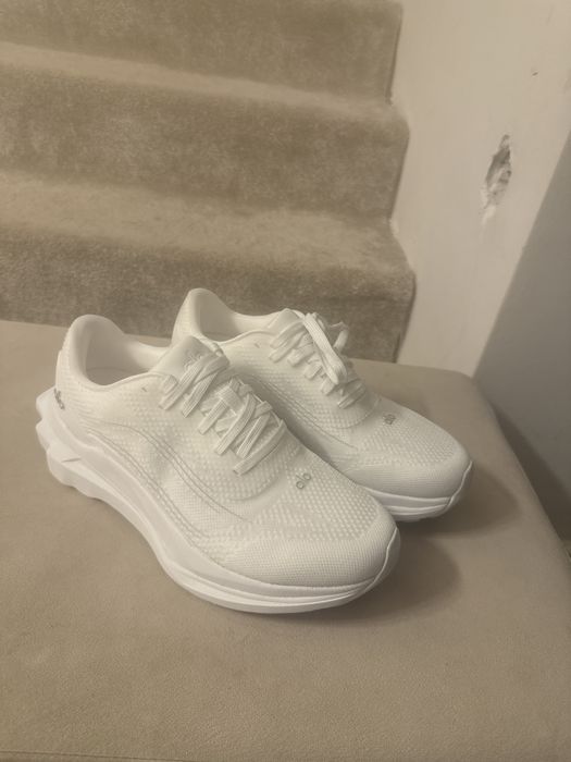 Adidasi Alo Runners