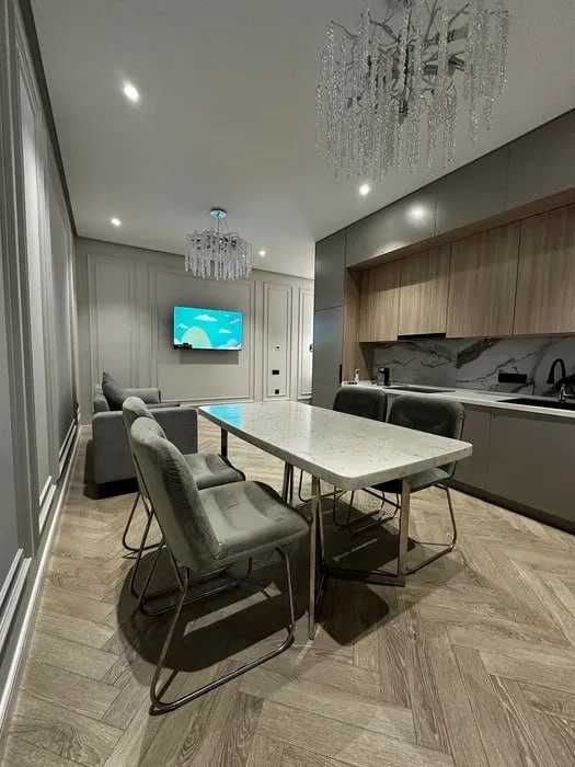 Сдаётся Полностью меблированная квартира В центре Ойбек / Ул.Афросиоб