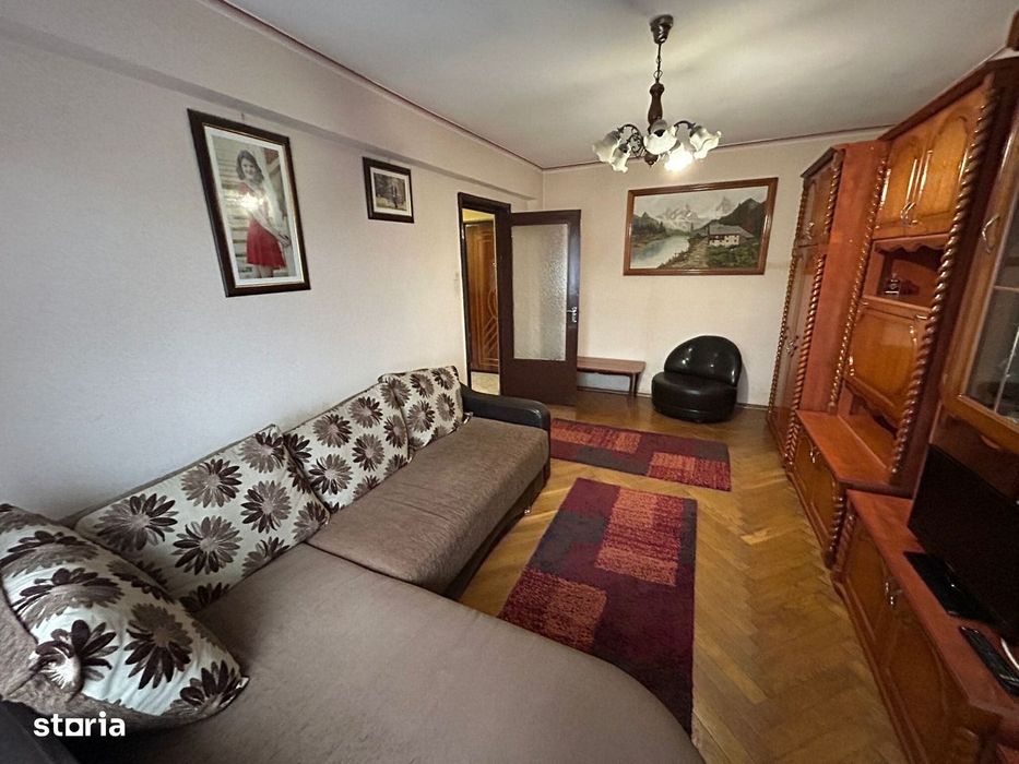 Apartament 3 camere, etaj 3 - zona Cetate