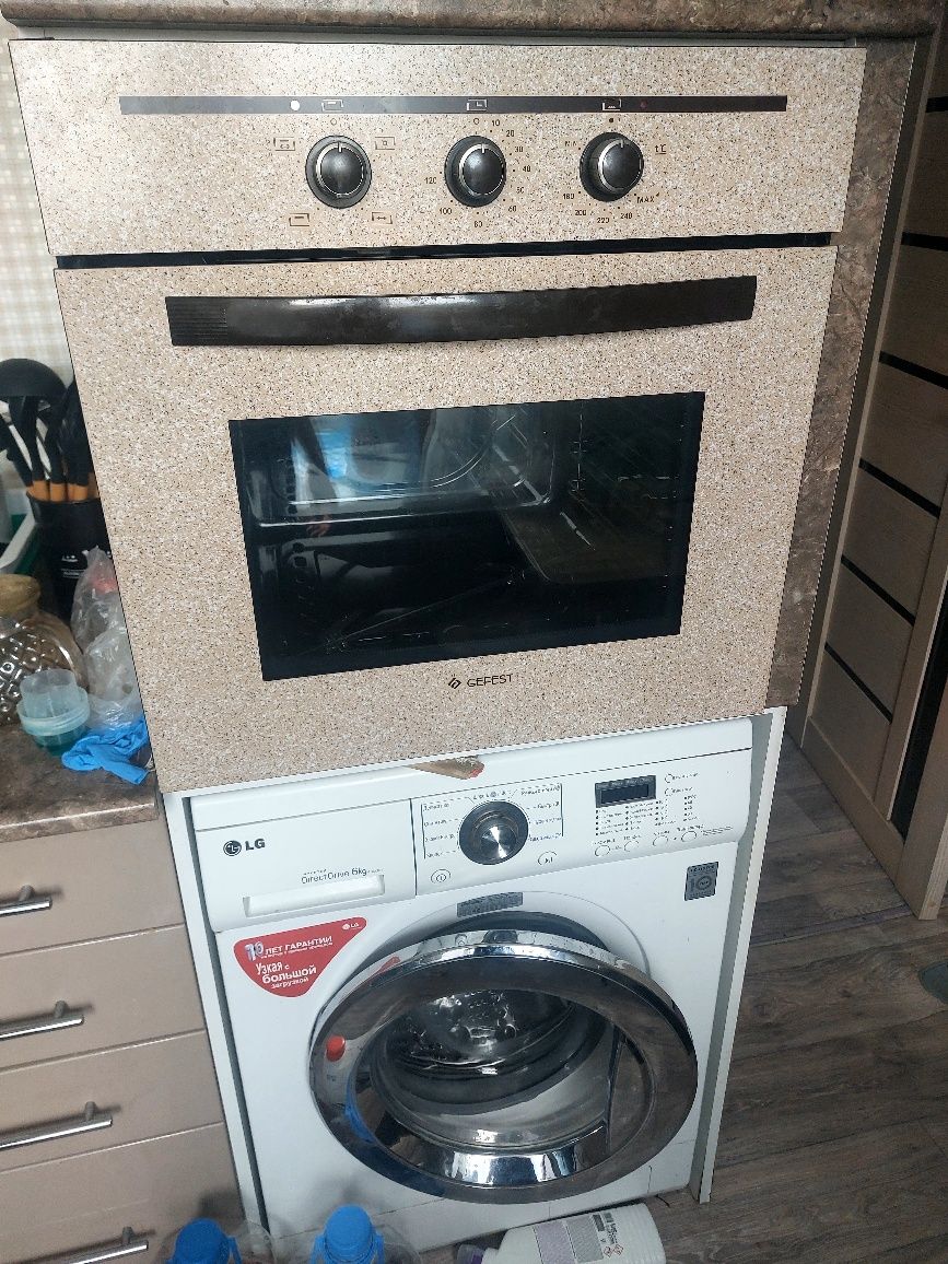 Продам газовую встроеную духовку