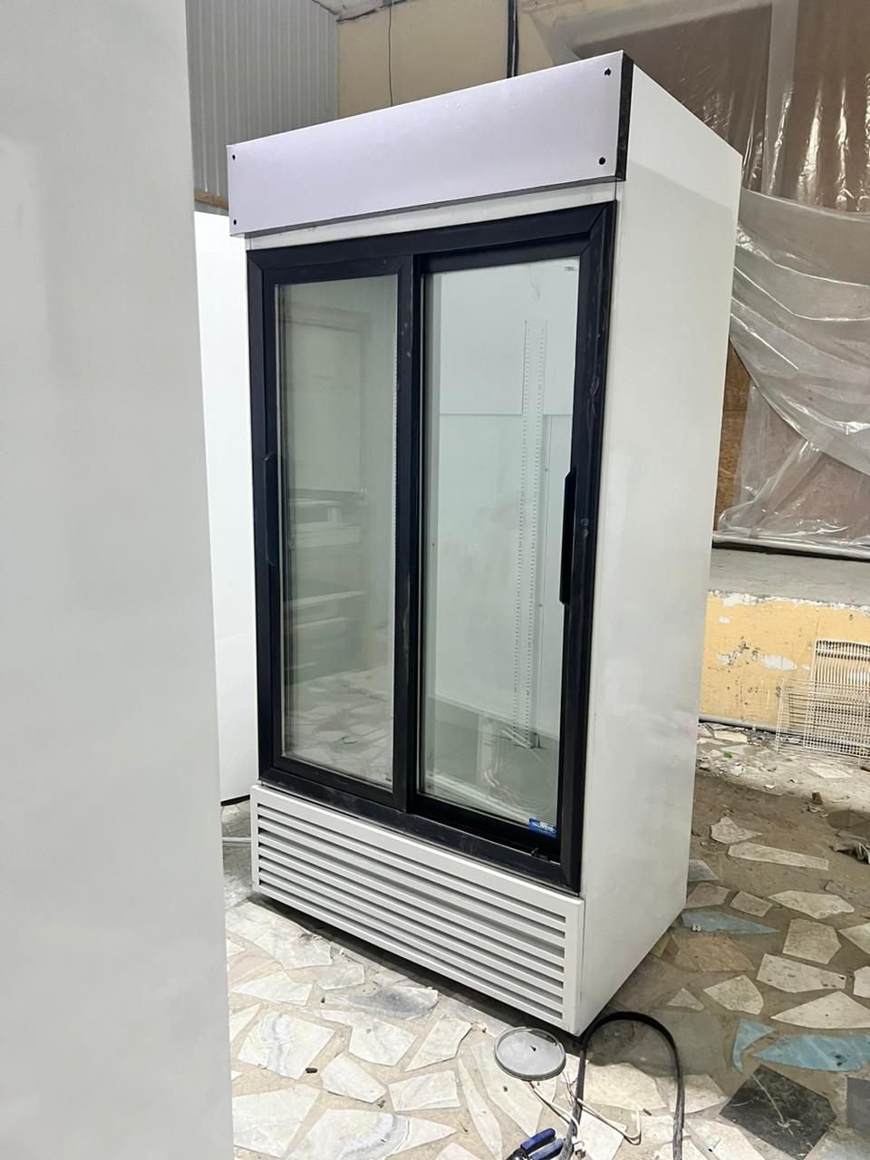 Холодильник витринный для демонстрации ваших продукции