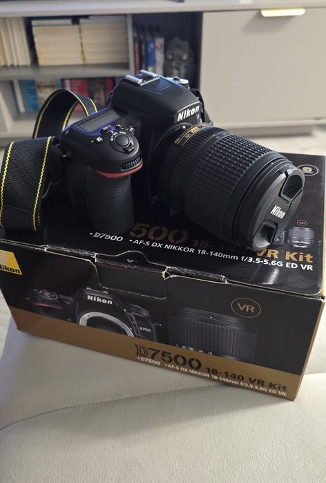 Nikon D7500 + obiectiv 18-140