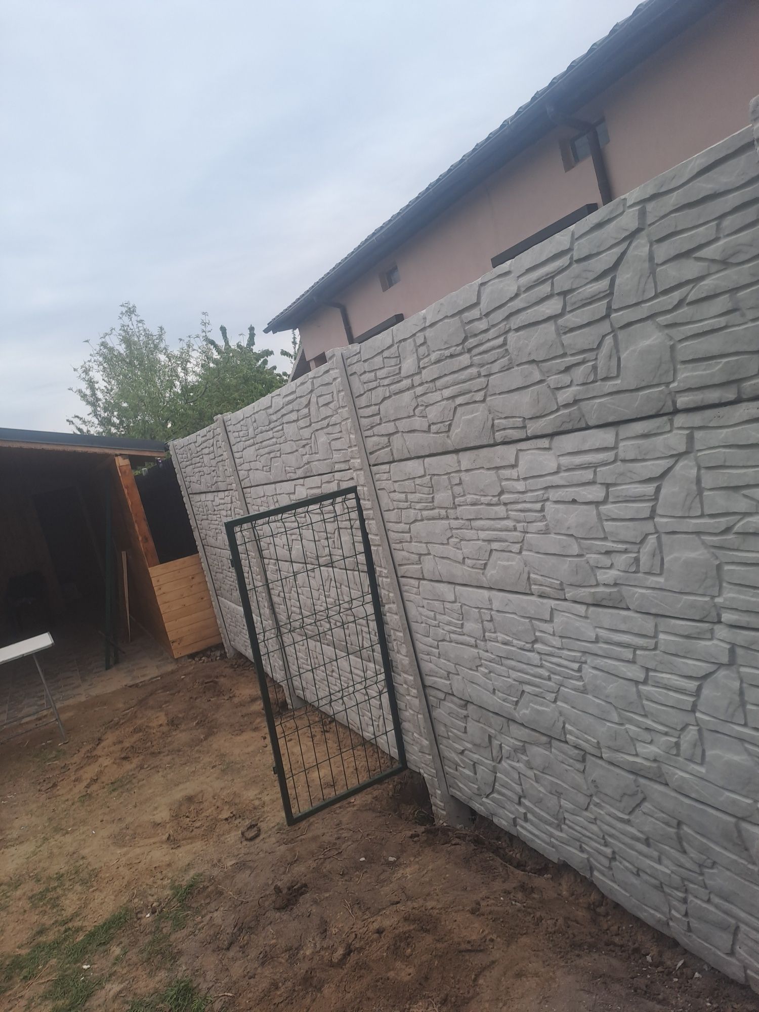 Gard beton foarte bine lucrat
