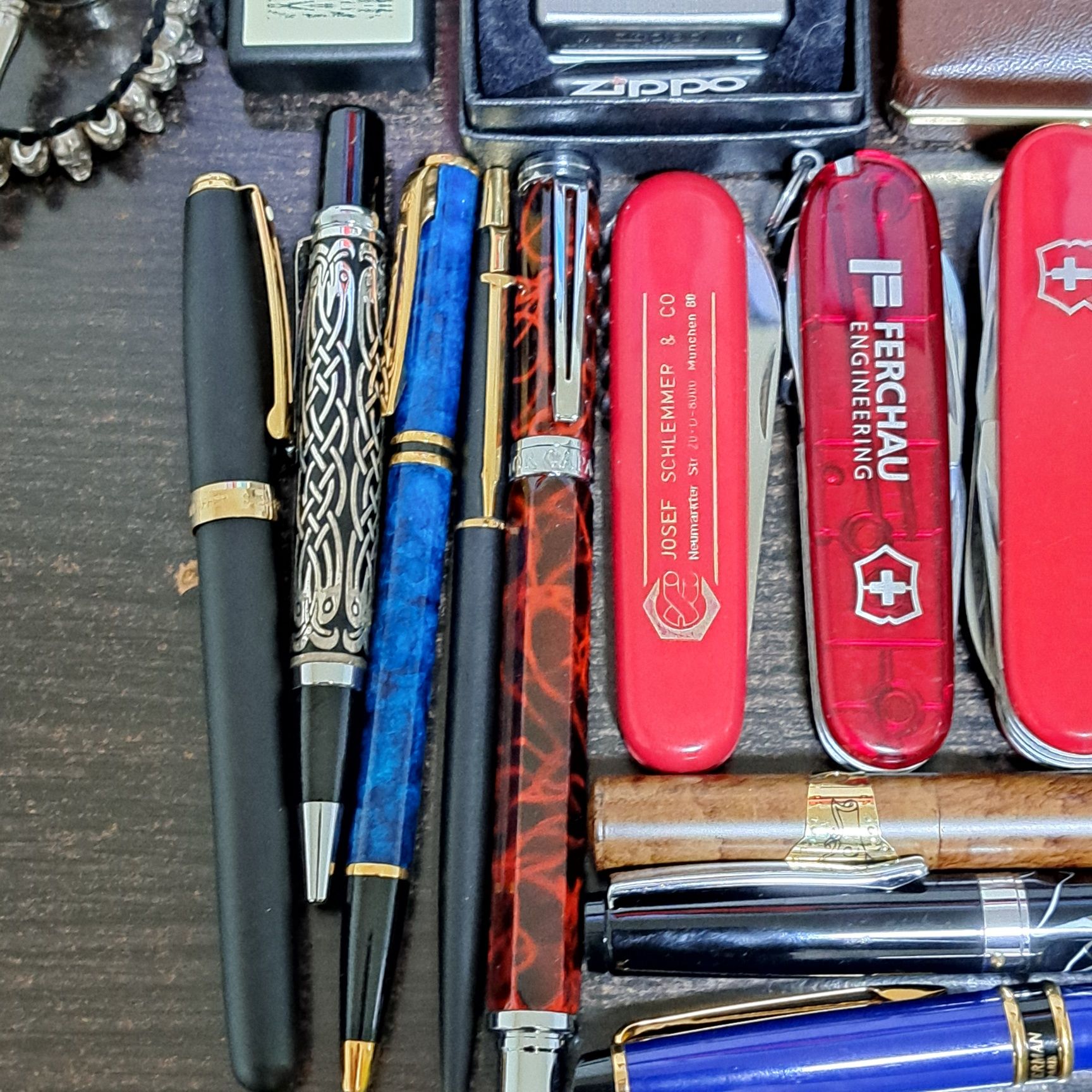 Lot Pixuri ,stilouri ,Argint,bricege ,zippo. Cronometru. Lupa.