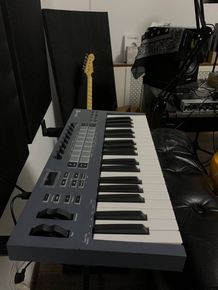 Миди клавиатура novation Flkey 37