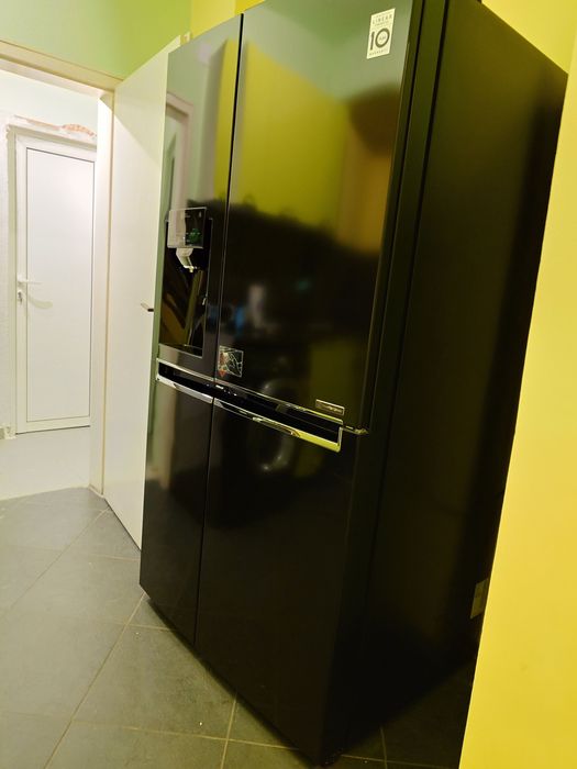 Хладилник LG side by side, модел GSJ760WBXV