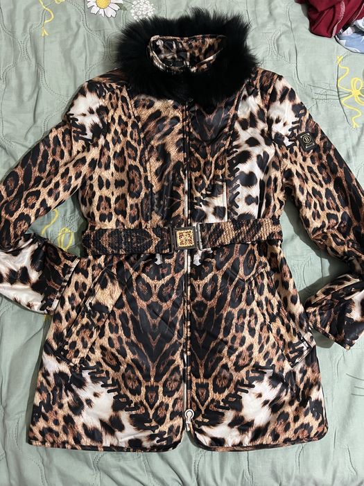 Продам куртку осень весна