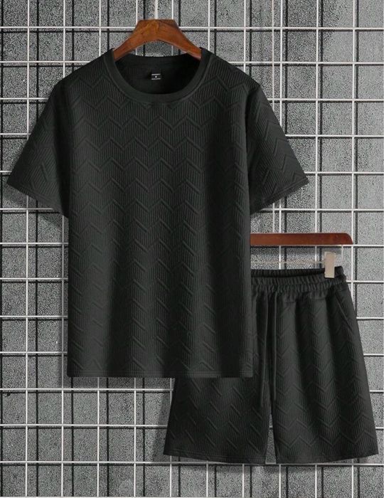 Set tricou + pantaloni scurti, xxl dar merge xl, noi