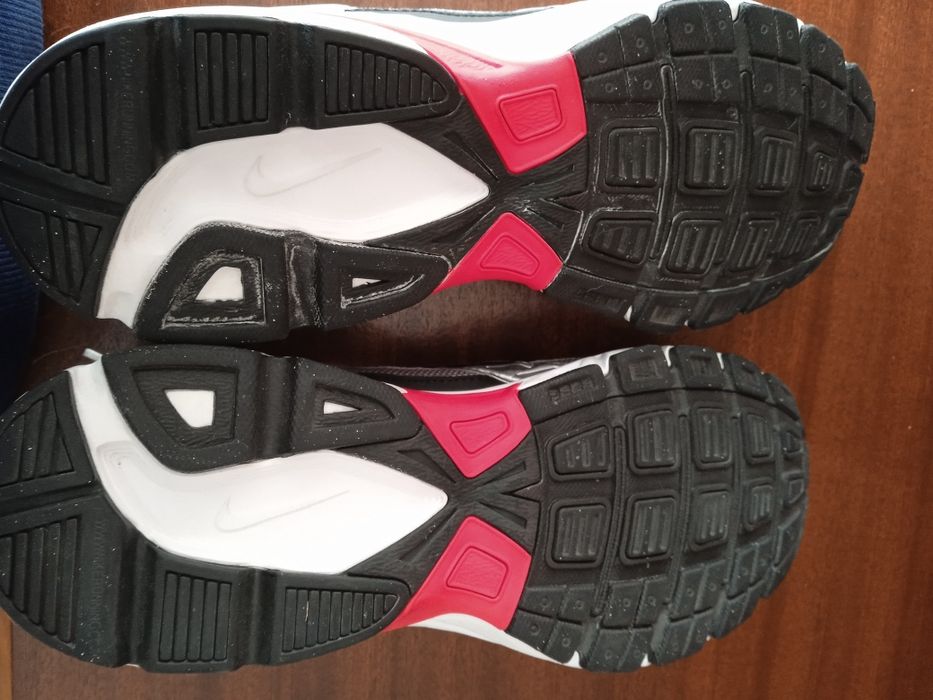 Маратонки Nike..