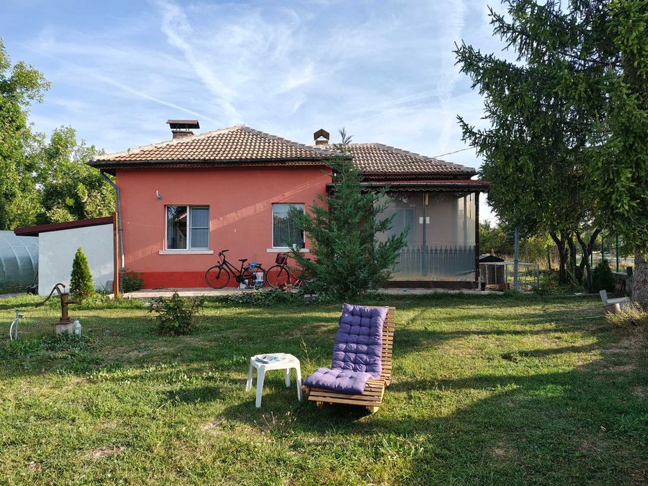 Продавам къща в с. Долни Раковец.
