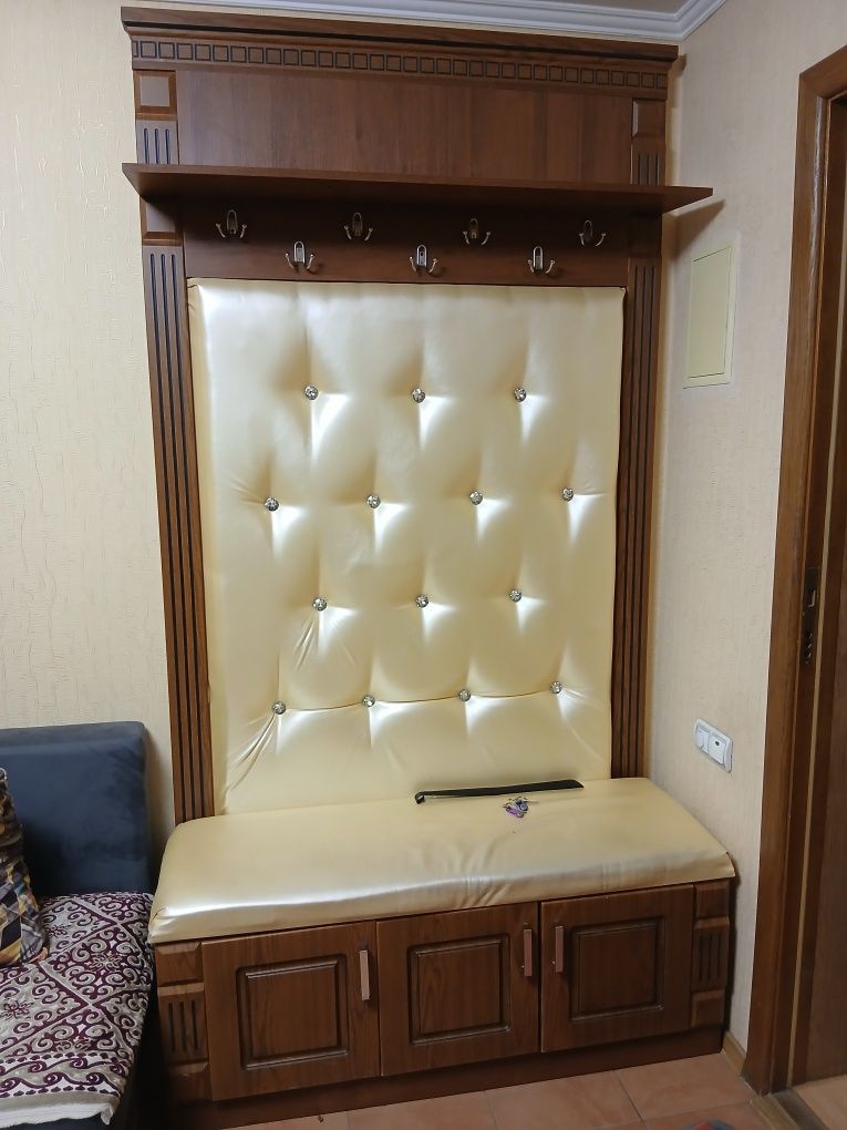Продам прихожный