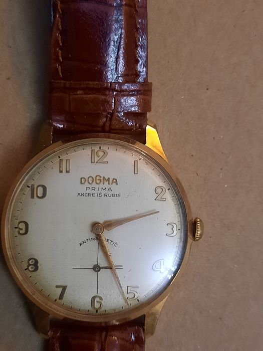 Ceasuri de mana de la 200 lei