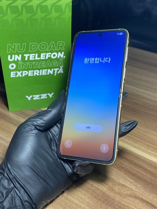 Samsung Galaxy Z Flip6 / Garanție 12 luni / 256 Gb / Foarte bun