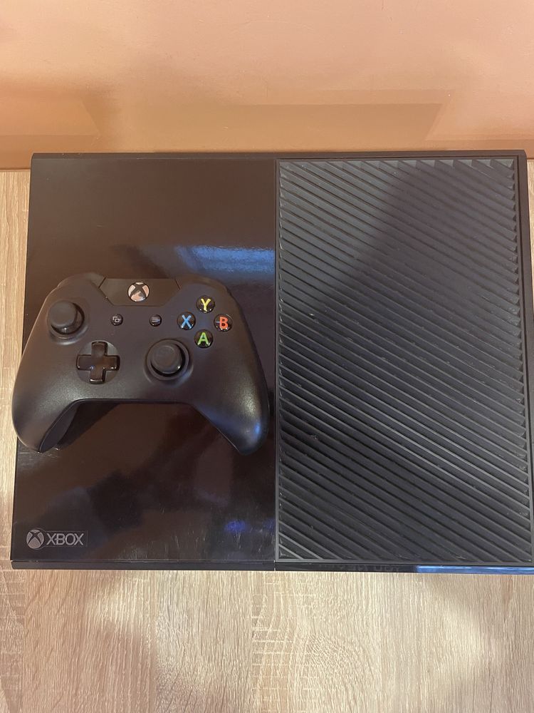 Vand Xbox One + Controller + Joc Fifa 18