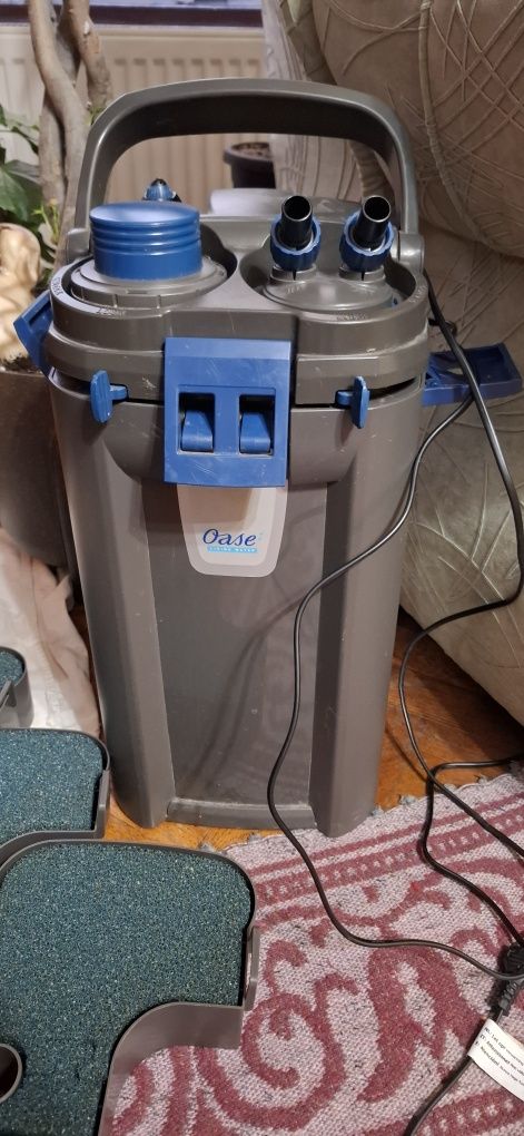 Продавам външен филтър за аквариум Oase BioMaster Thermo 600