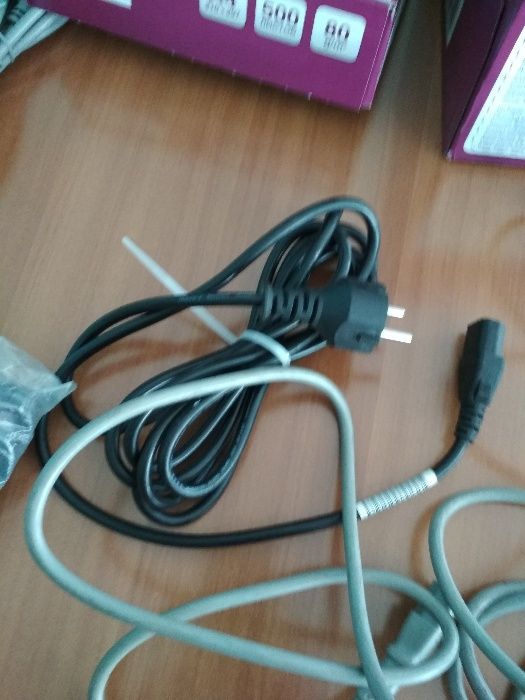Дверца на шкаф серверный и Шнуры питания для компьютера