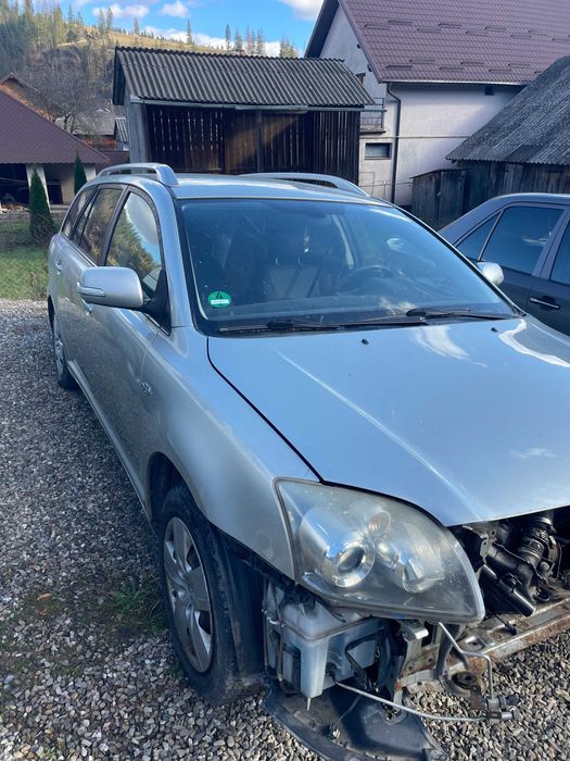 Dezmembrez toyota avensis D-4D
