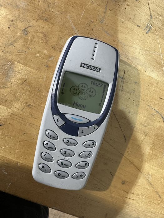 Nokia 3310 cu butoane