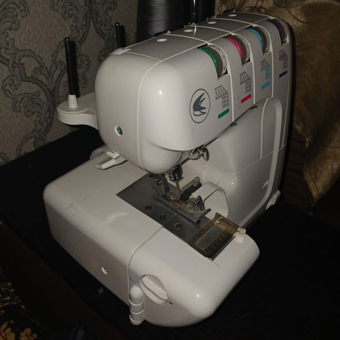 Продам машинку оверлог