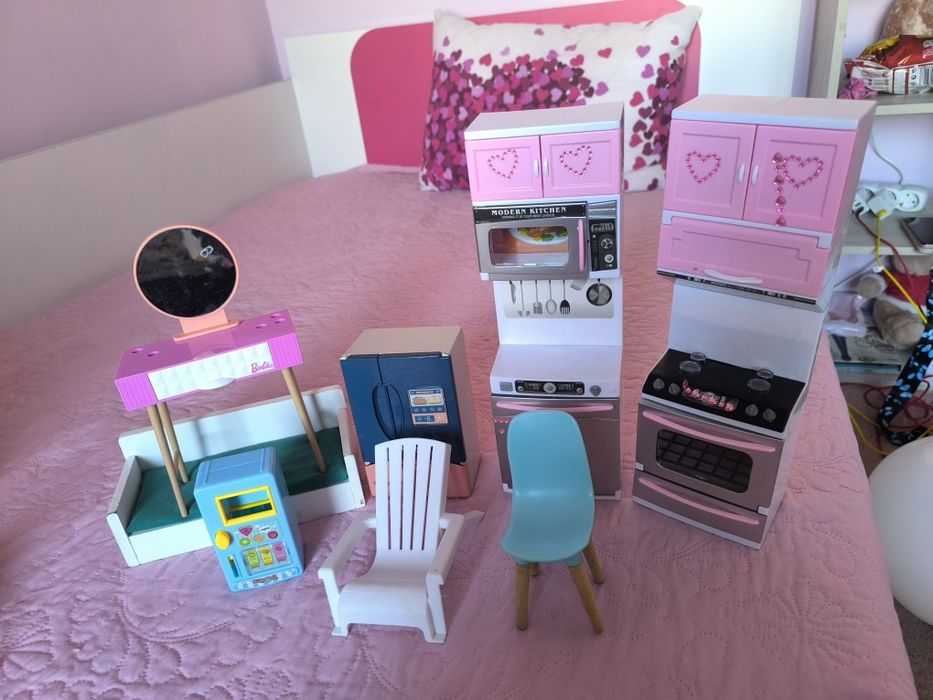 Обзавеждане за къща за кукли