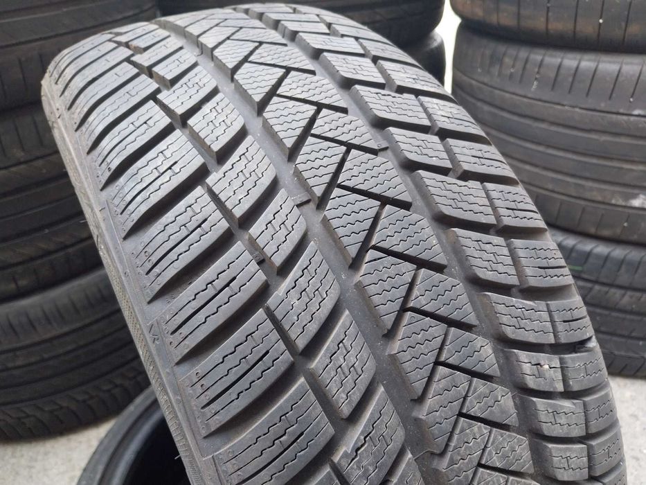 1xAnvelopa second iarna 225 45 R18 Vredestein 2020 8mm