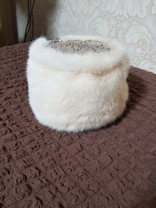 Продам норковую шапку-кубанку 18000тг.