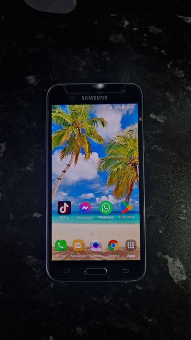 Vand Telefon Mobil Samsung J3 cu 4G/LTE !! Liber Retea !! la 200lei